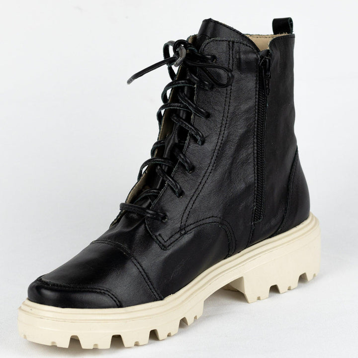 Bota Feminina Strut em Pelica de Carneiro Preta - Strut