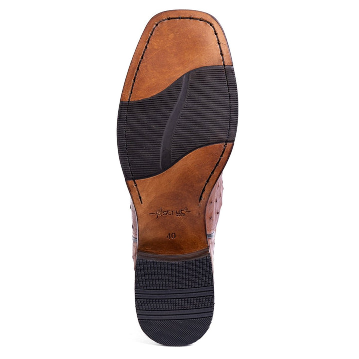 Bota Strut Em Couro Bovino Com Solado Misto Bico Quadrado Preto - Strut