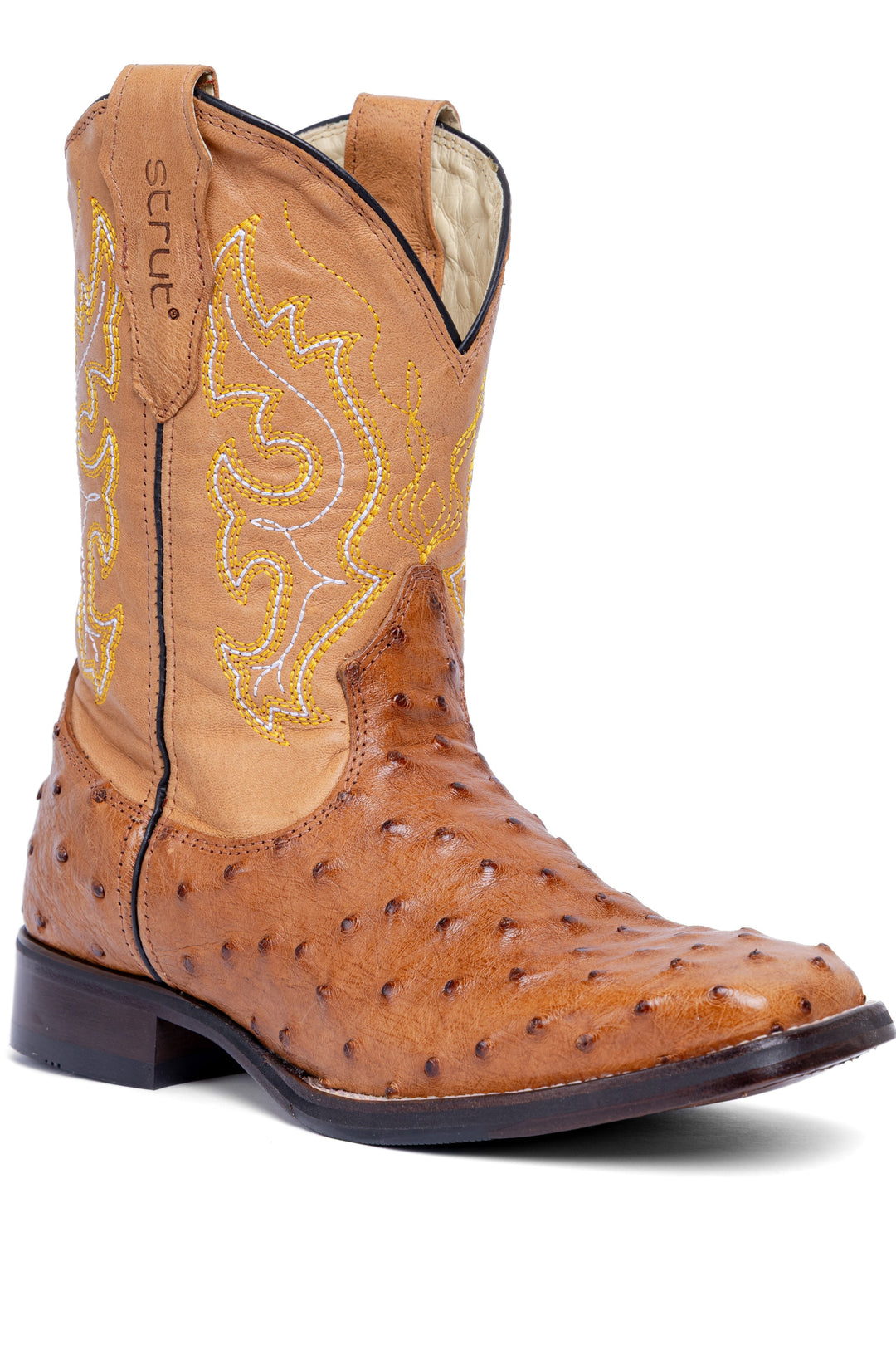 Bota masculina Strut em couro de avestruz cheio chestnut ao lado de bota em couro bovino