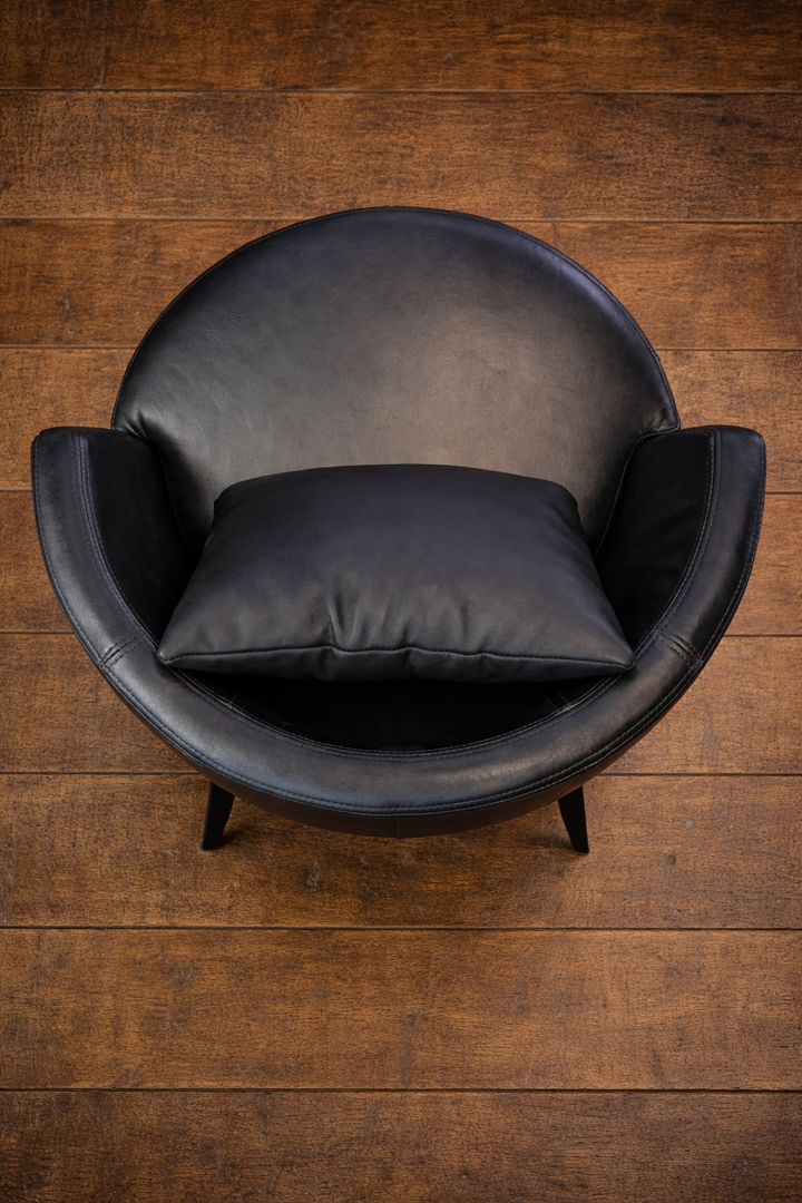 Poltrona de Couro de Carneiro Liso