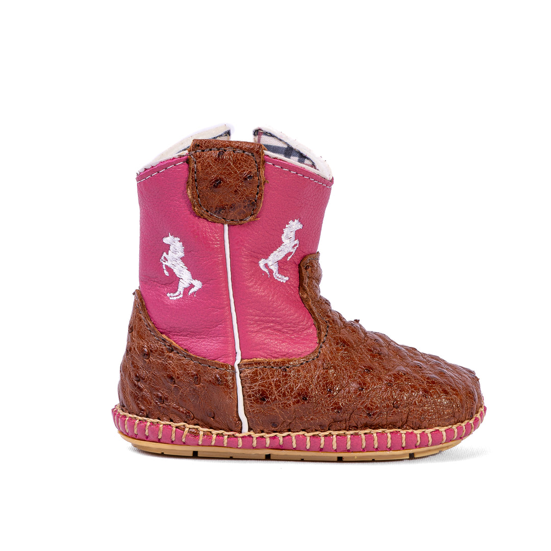 Bota Country Infantil em Couro de Avestruz Baby Rosa Caramelo