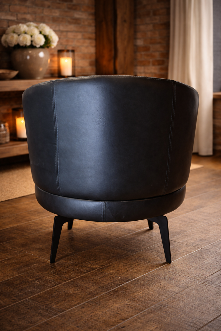 Poltrona de Couro de Carneiro Liso