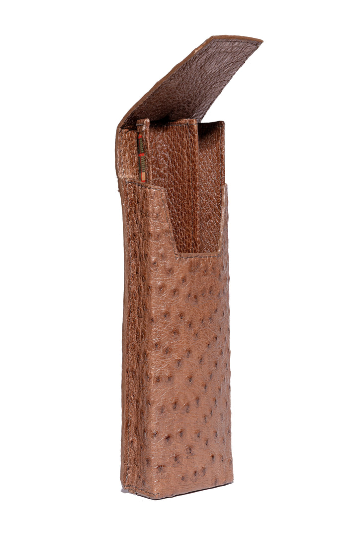 Porta charuto ST001 em couro de avestruz tabaco acabamento artesanal Strut