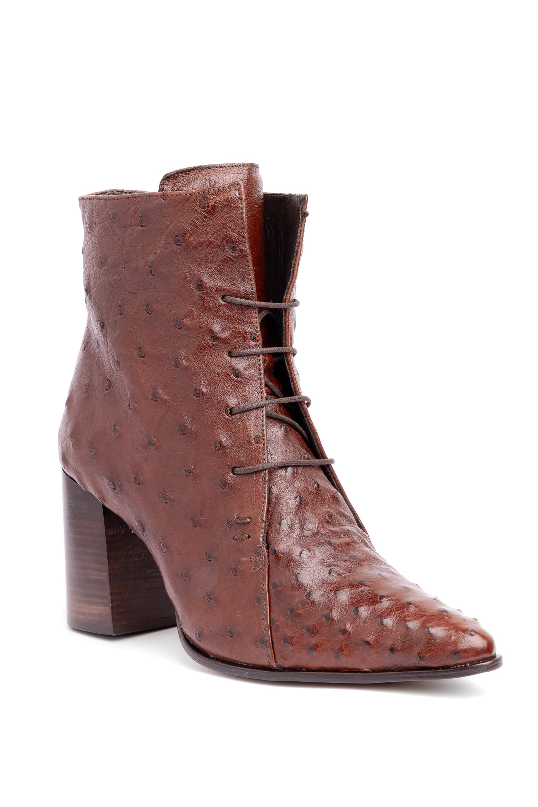 Bota feminina com cadarço em couro de avestruz caramelo bico fino Strut
