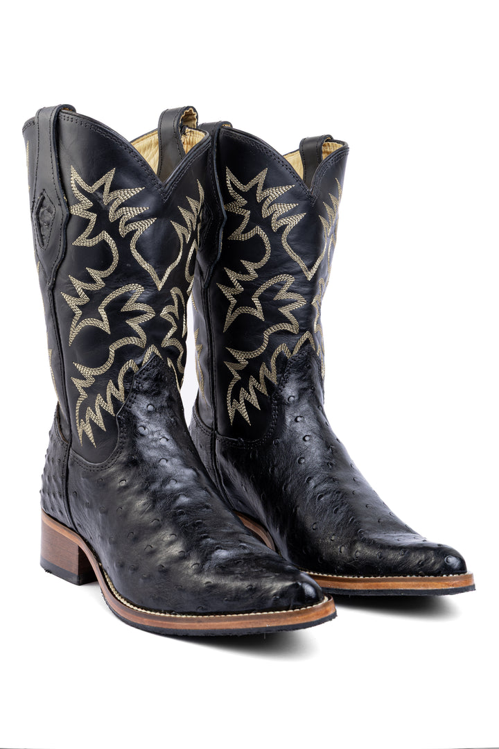 Bota masculina Strut ST028 couro de avestruz preta detalhe do bico fino