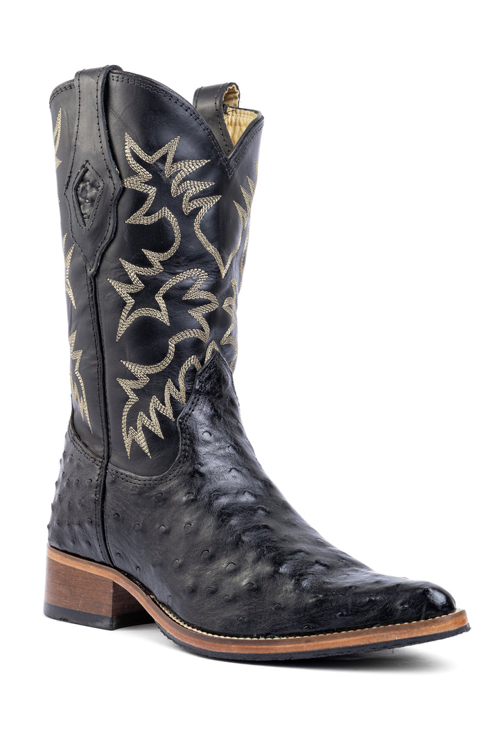 Bota masculina bico fino em couro de avestruz cheio preta Strut ST028