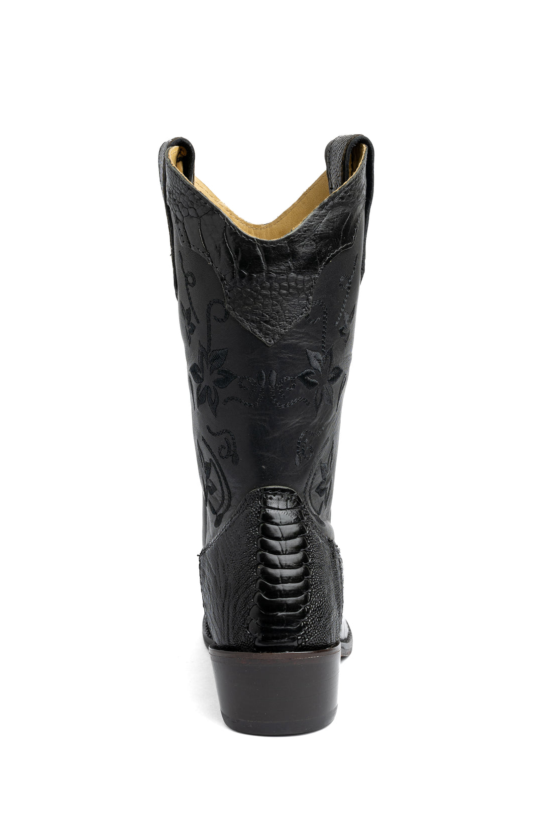 Bota feminina Strut canela de avestruz preta vista traseira com salto em couro empilhado
