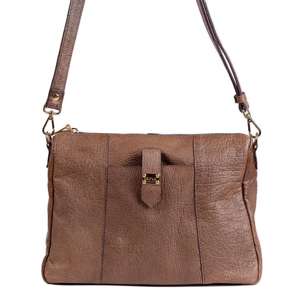 Bolsa Transversal Feminina Strut em Couro de Carneiro - Tabaco - Strut