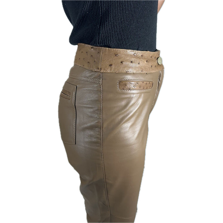 Calça de Couro Feminina Strut Avestruz e Carneiro 190 Tabaco - Strut