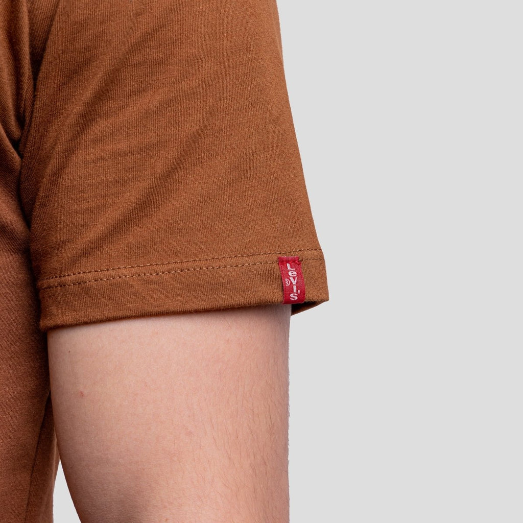 Camiseta Levis Slim Tab Tee Marrom - Strut