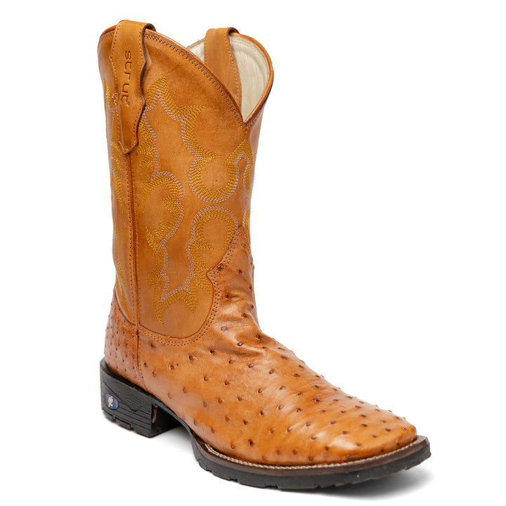 Bota Masculina Strut em Couro de Avestruz Cheio Chestnut com Cano Caramelo Bordado Amarelo vista em três quartos