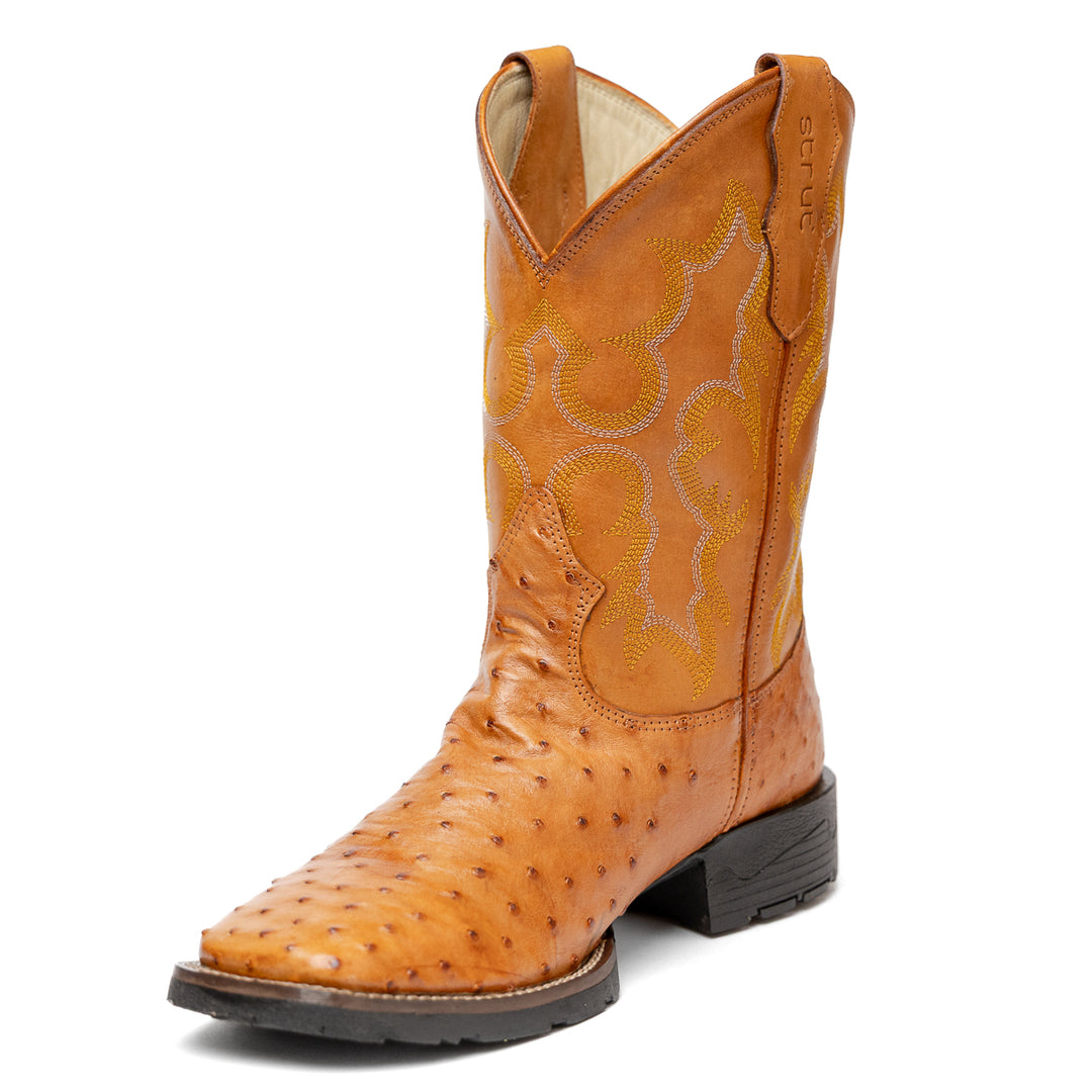 Bota Masculina Strut em Couro de Avestruz Cheio Chestnut com Cano Caramelo Bordado Amarelo vista de frente