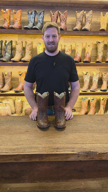 Ver vídeo de Bota Roper Masculina Strut em Couro de Avestruz Cheio Caramelo