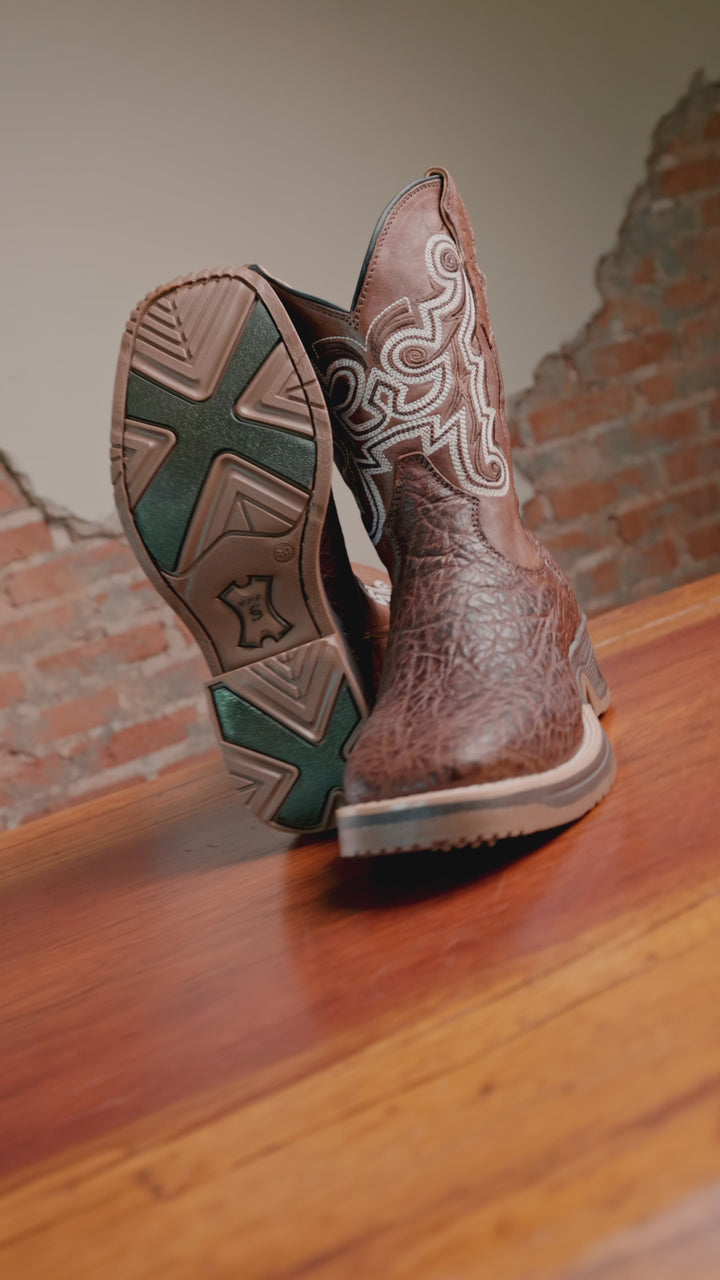 Bota Masculina Strut em Couro de Carneiro Texturizado com Solado Jump