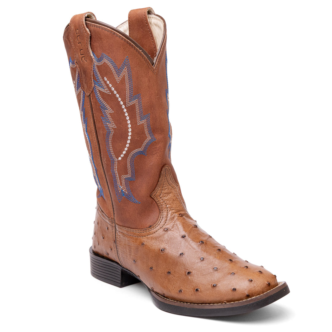 Bota Masculina Strut em Couro de Avestruz Cheio Tabaco com Cano Caramelo Bordado Azul e Bege vista em três quartos