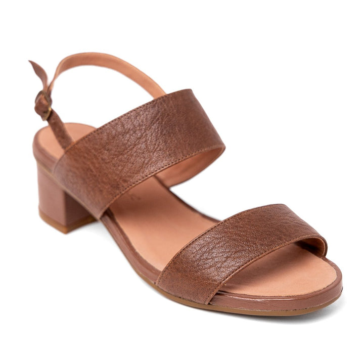 Sandália Opananken em Couro de Carneiro texturizado - Tabaco - Strut